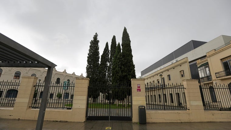 La facultad de Derecho de la US cerrada