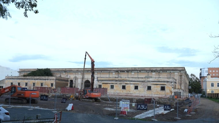 Exterior de la nave que será cedida al Ateneo