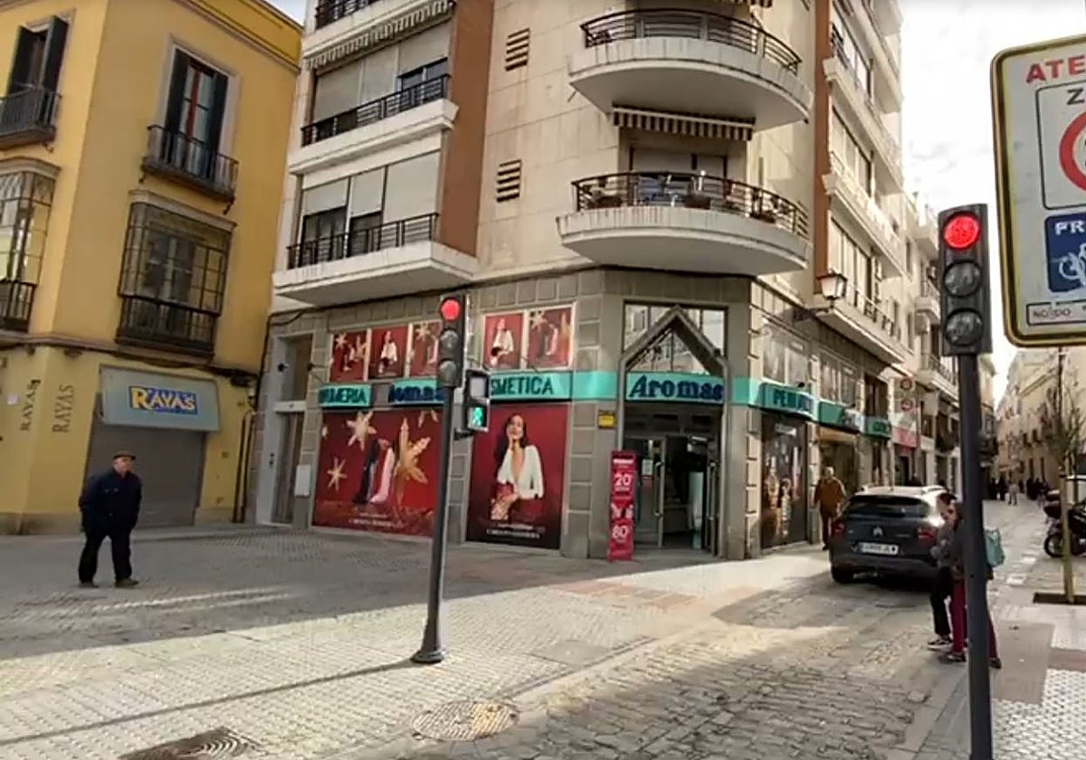 Vuelta del tráfico en la reformada calle Zaragoza