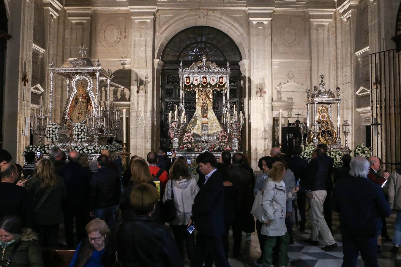 Las Vírgenes de Setefilla, Valme y Consolación lucen en sus pasos antes de la Magna del domingo