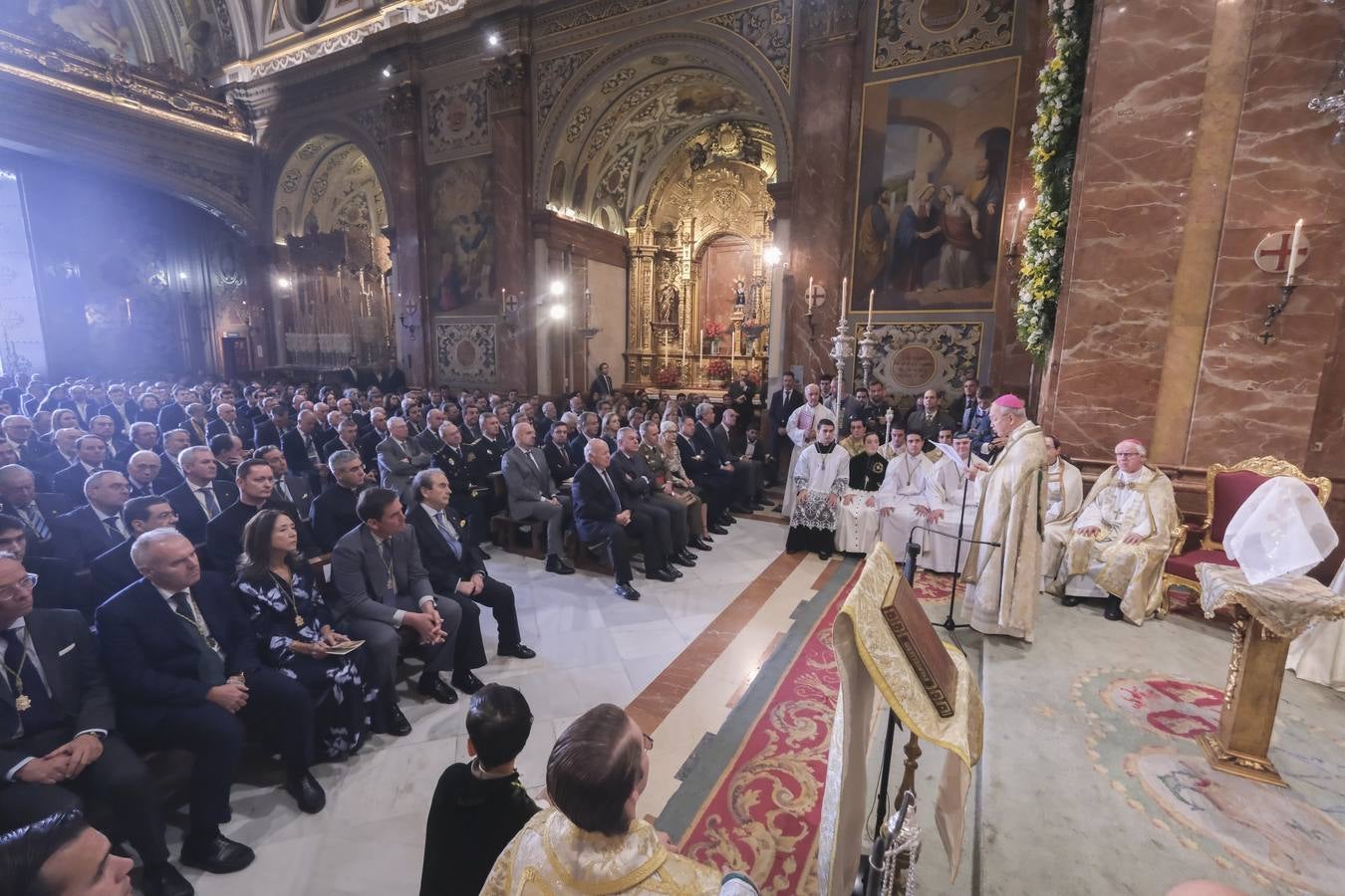 La ceremonia ha congregado a numeroso público en la Basílica de la Macarena