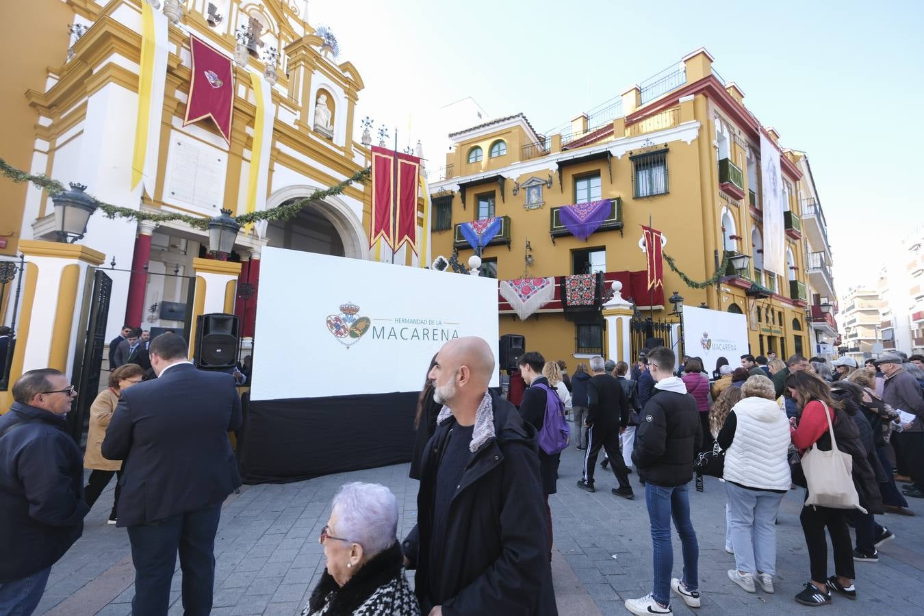 La ceremonia ha congregado a numeroso público en la Basílica de la Macarena