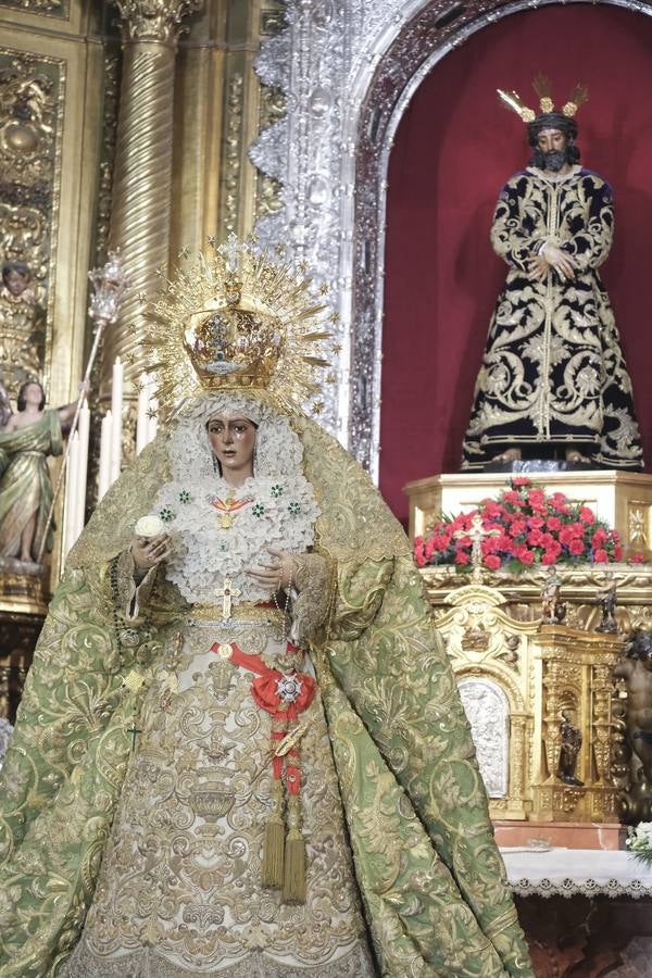 La ceremonia ha congregado a numeroso público en la Basílica de la Macarena