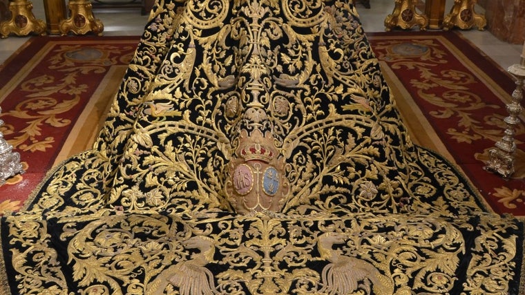 Manto de los dragones de la Esperanza de Triana