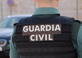 La Guardia Civil retira ácido pícrico, un peligroso explosivo de institutos de las provincias de Sevilla, Córdoba y Huelva