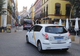 José Luis Sanz encarga un estudio sobre la viabilidad del taxi en Sevilla