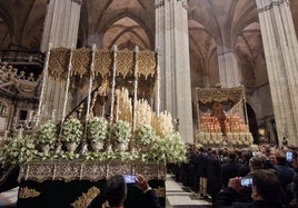 El saludo de la Macarena y la Esperanza de Triana: cara a cara en la Catedral de Sevilla casi 30 años después