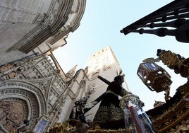 Comienza la Procesión Magna de Sevilla