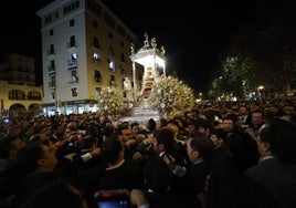 El estilo loreño marca el paso de la Virgen de Setefilla en la Magna de Sevilla