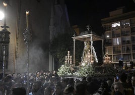 La Virgen de Consolación de Utrera se presenta ante el convento de las Hermanas de la Cruz en la Magna de Sevilla