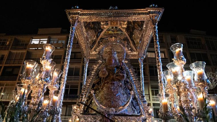 Un barrio movilizado para la Virgen de Consolación por los devotos utreranos