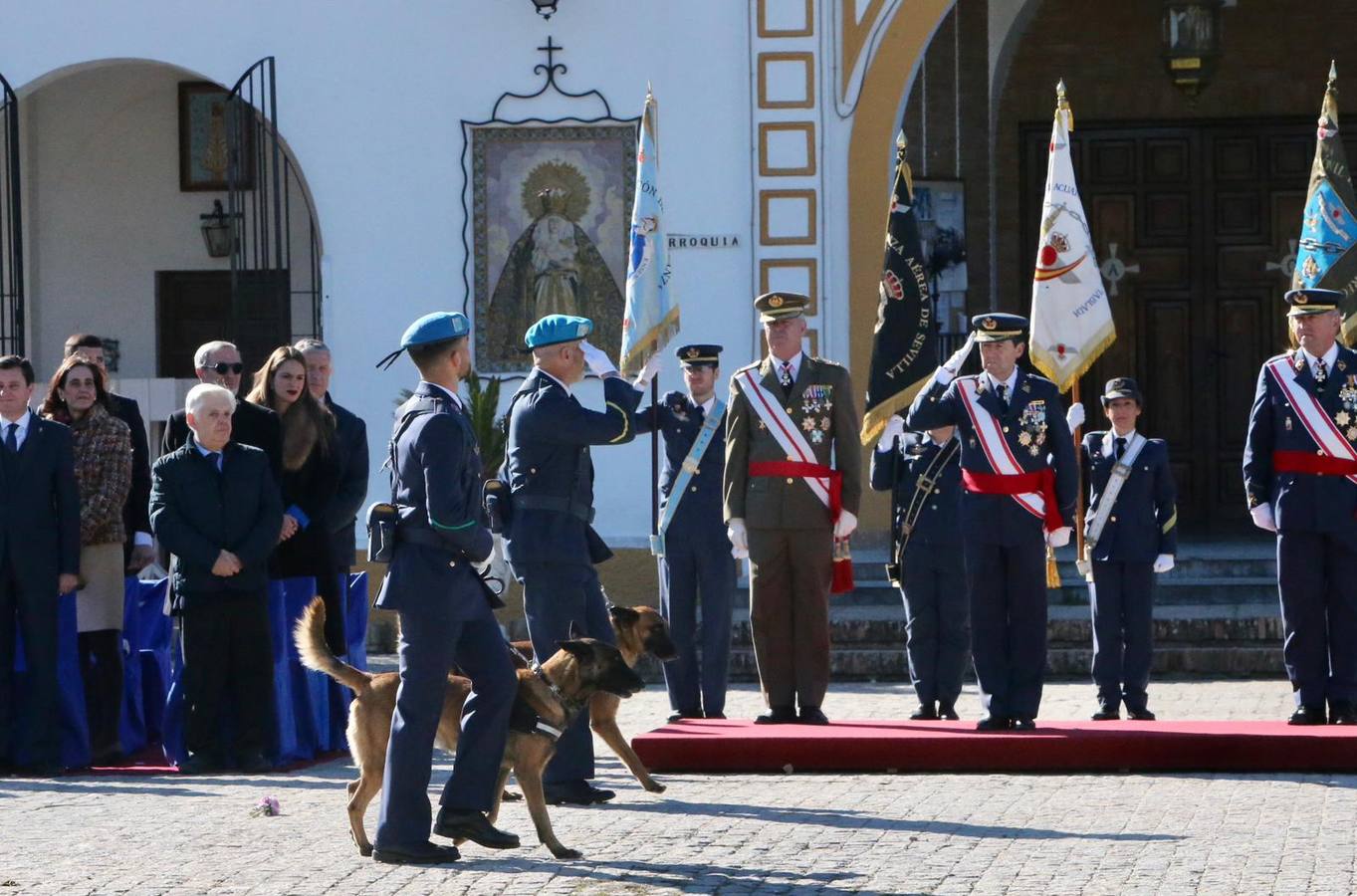 Un momento del acto militar celebrado este martes en el Acuartelamiento Aéreo de Tablada