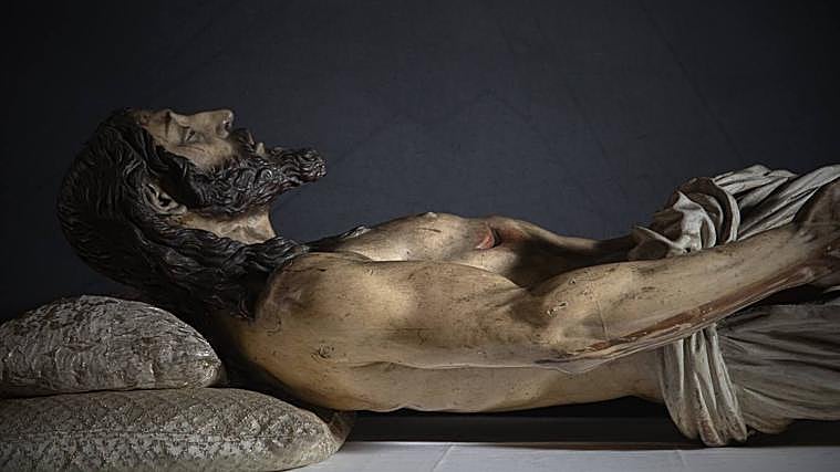 El Cristo Yacente, antes de su restauración