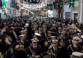 El estreno de las Tres Caídas de Triana del popurrí de Arahal