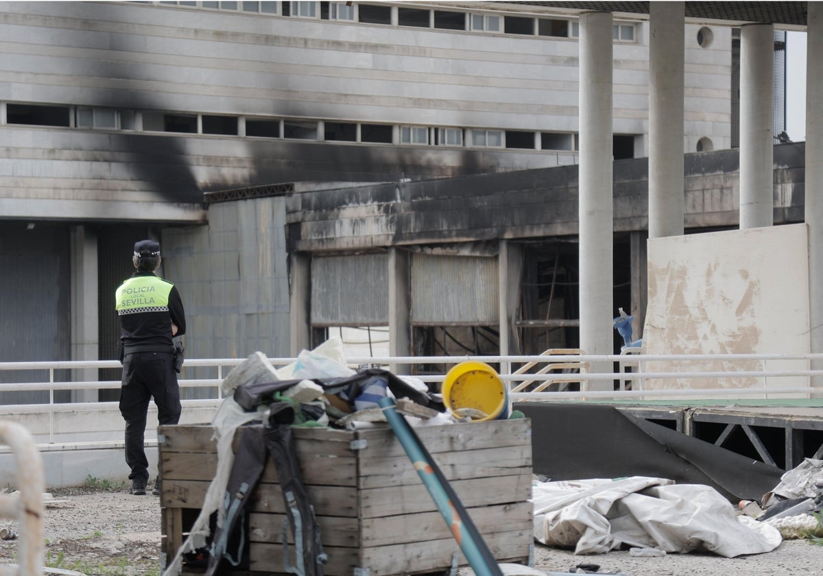 Una imagen del Auditorio de la Cartuja tomada el pasado 1 de diciembre tras el incendio de la noche del día anterior