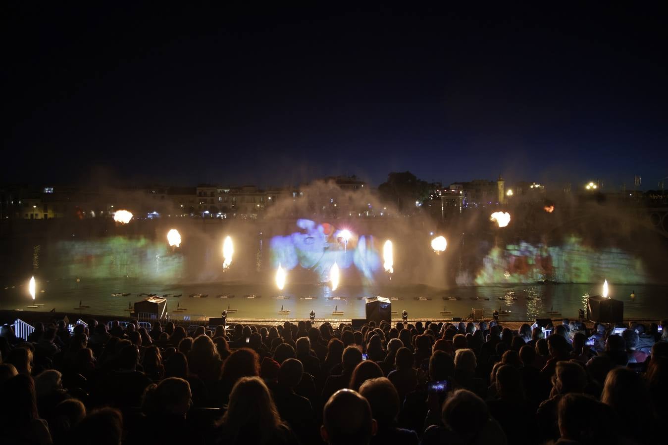 Estreno del espectáculo Navigalia, el 'mapping' navideño de Sevilla