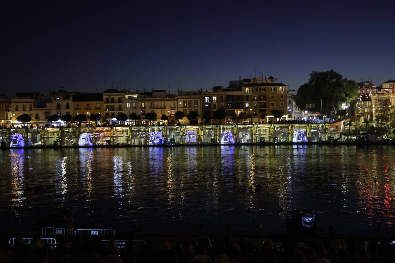 Estreno del espectáculo Navigalia, el 'mapping' navideño de Sevilla