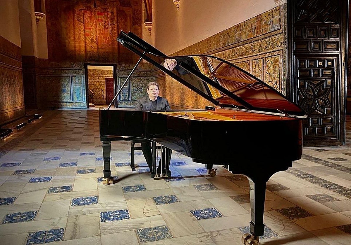 Javier Perianes interpretando el piano en el Real Alcázar