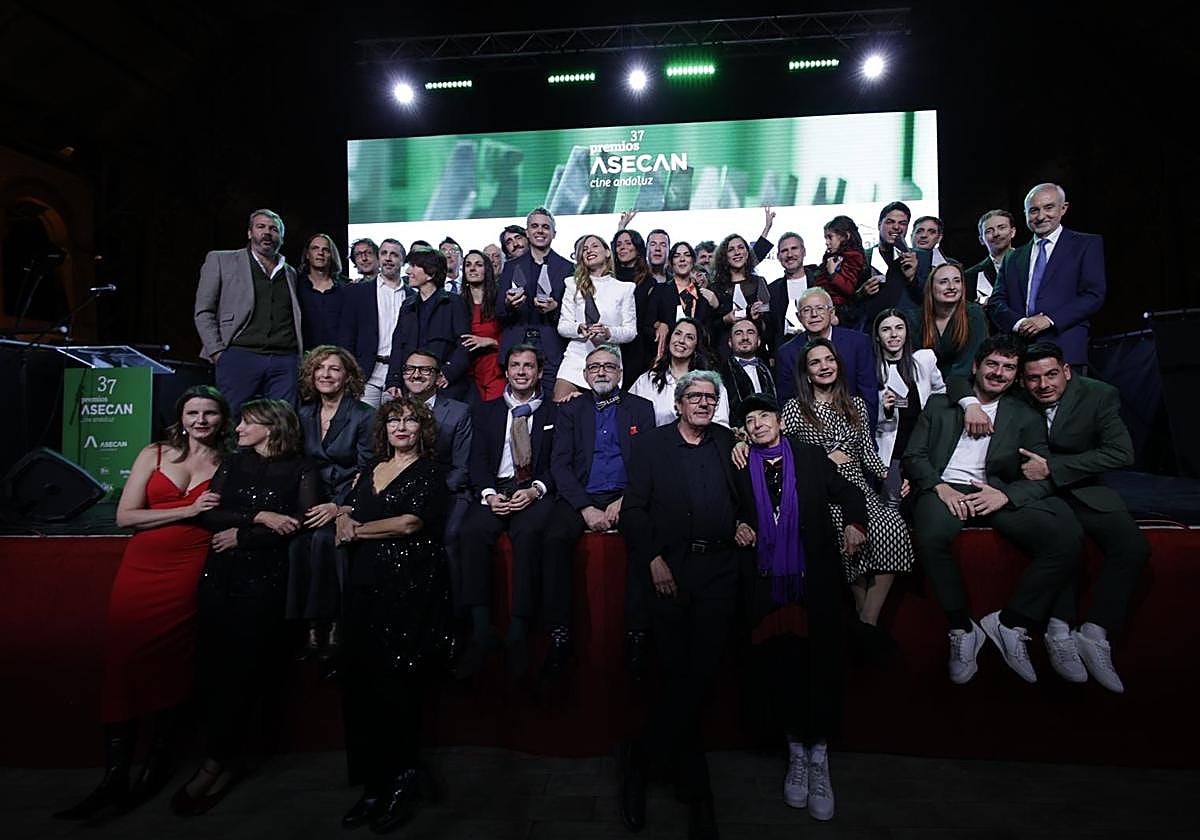 Foto de familia de los Premios Asecan