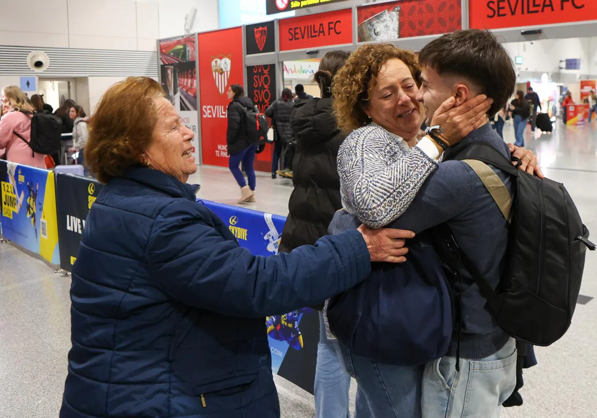 El Aeropuerto De Sevilla Bate Récord Por Navidad Y Alcanzará Los Nueve 