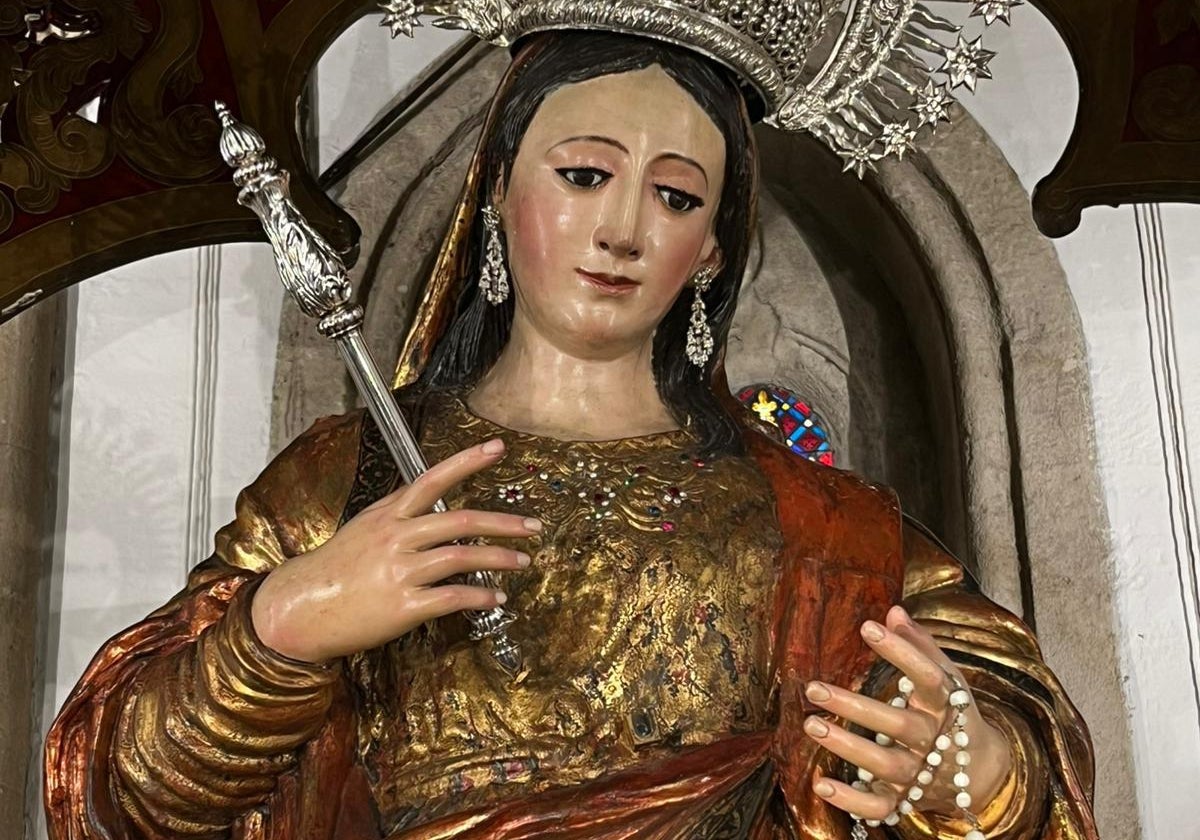 La Reina de Todos los Santos, sin el Niño Jesús, el cual le será colocado para la Misa del Gallo