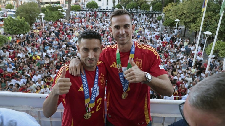 Homenaje a Jesús Navas y Fabián, campeones de Europa, en Los Palacios