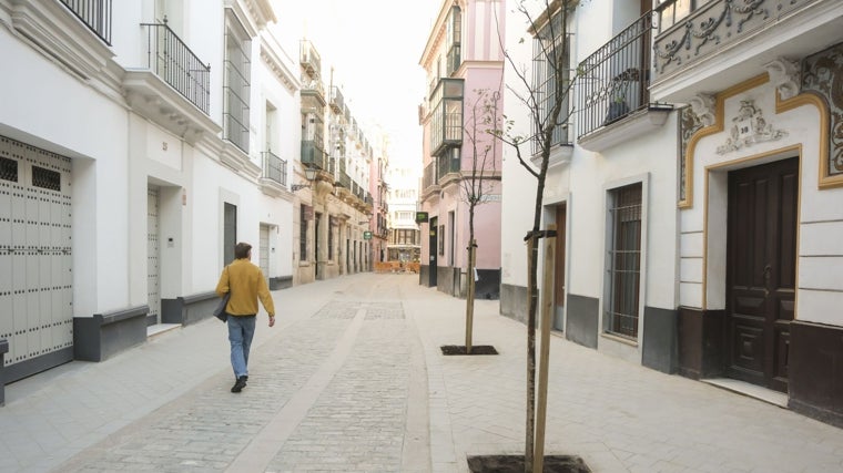 La obra de la calle Zaragoza, además de rematarse en tiempo y forma, marca un nuevo estilo para el paisaje urbano de Sevilla