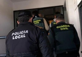 En libertad con cargos el hombre que profanó los cementerios de El Viso y Utrera