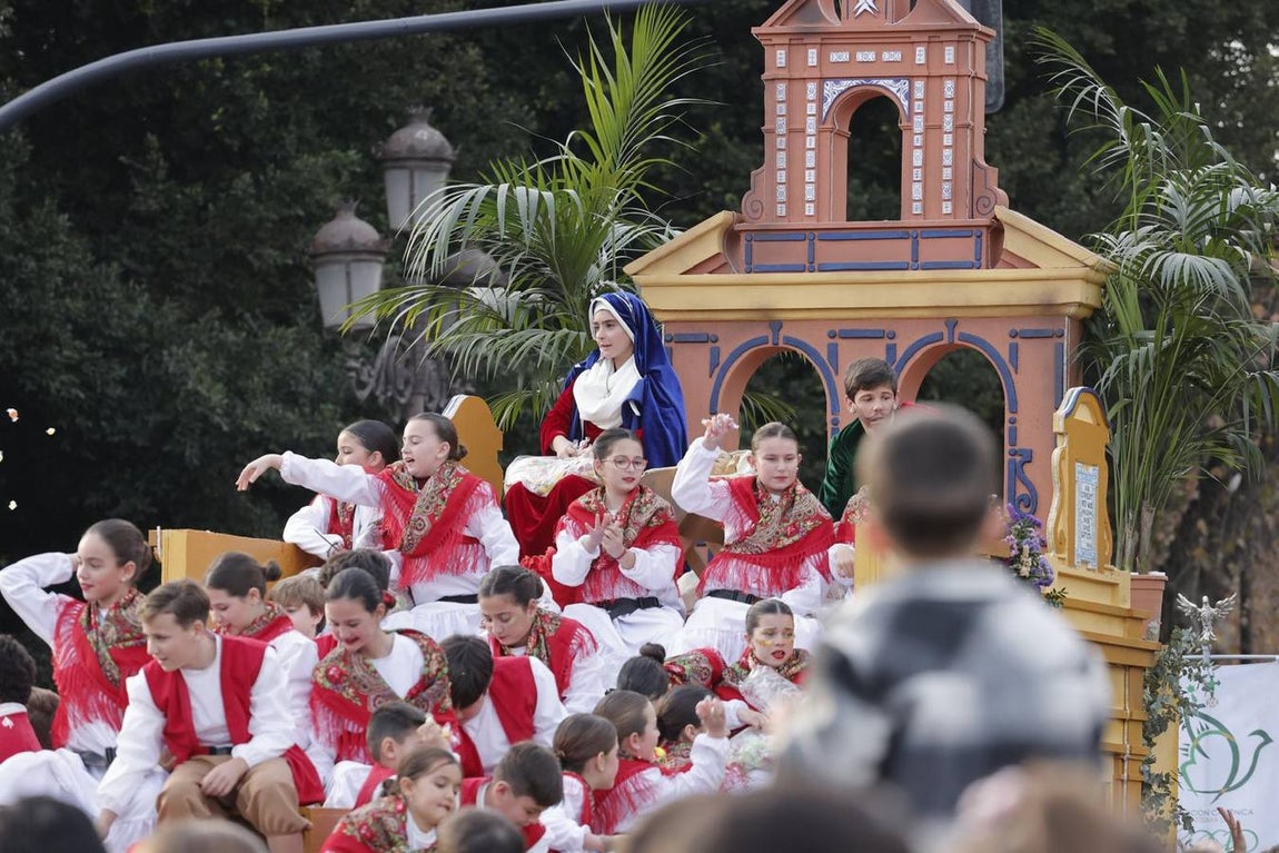 Primeros momentos de la Cabalgata de Reyes Magos de Sevilla 