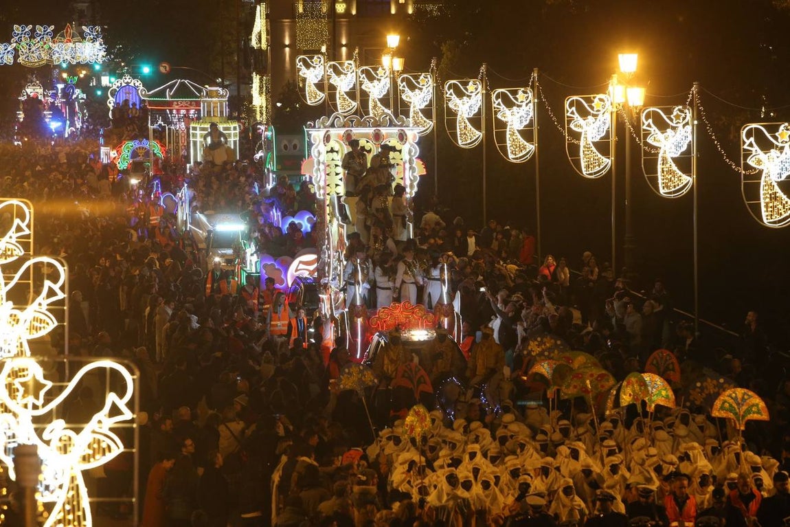 Cabalgata de los Reyes Magos a su paso por Triana