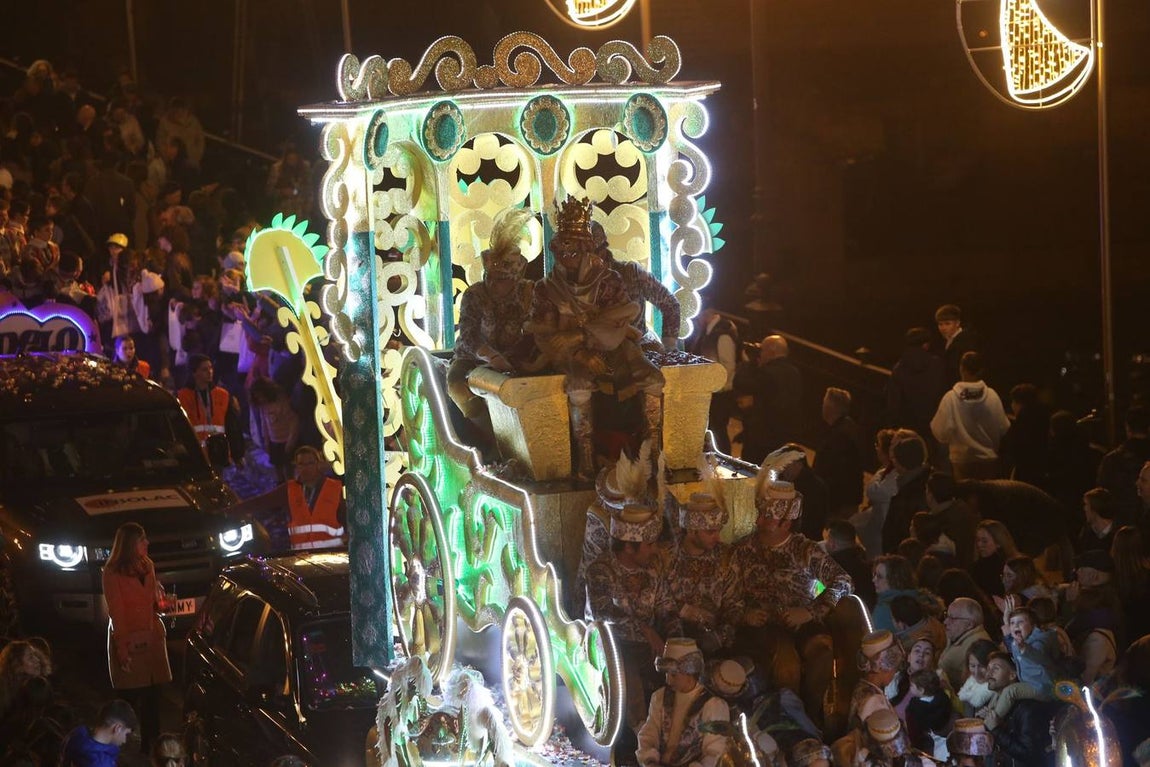 Cabalgata de los Reyes Magos a su paso por Triana