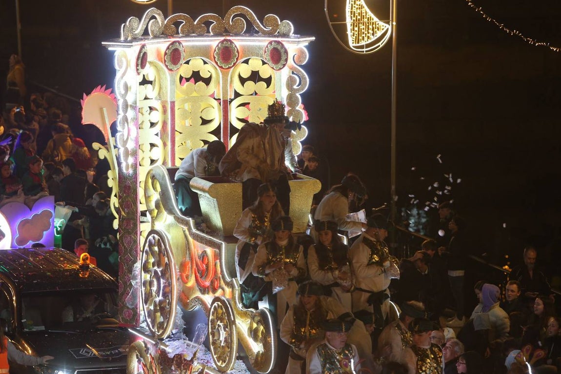 Cabalgata de los Reyes Magos a su paso por Triana