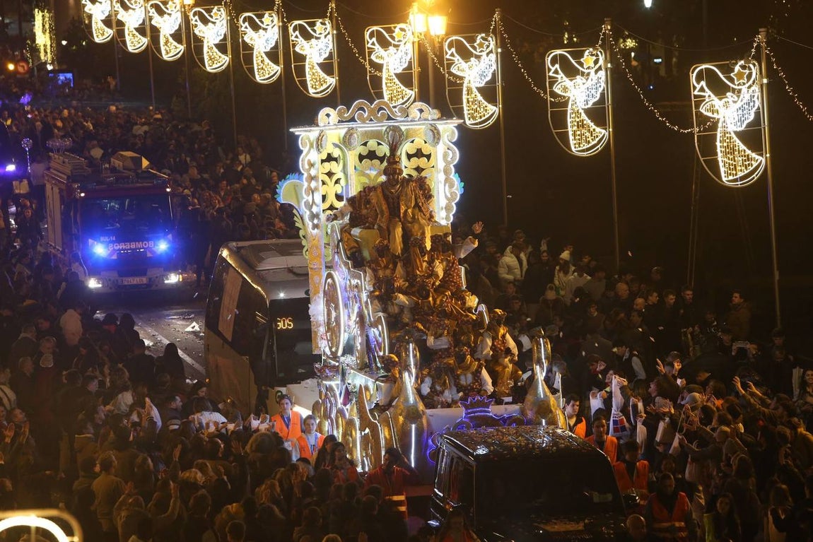 Cabalgata de los Reyes Magos a su paso por Triana