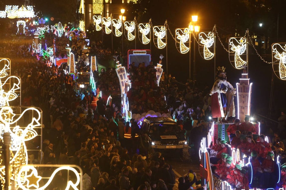 Cabalgata de los Reyes Magos a su paso por Triana