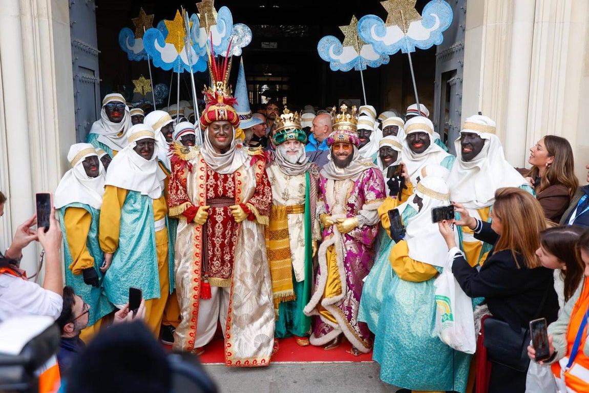 Primeros momentos de la Cabalgata de Reyes Magos de Sevilla
