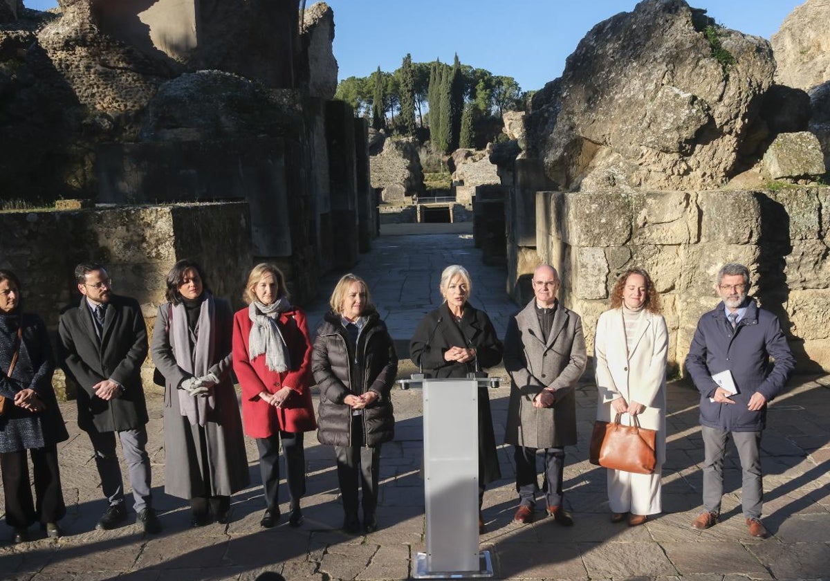 Patricia del Pozo anunciando este lunes la nueva candidatura de Itálica a Patrimonio Mundial de la Unesco como 'Ciudad Ceremonial'