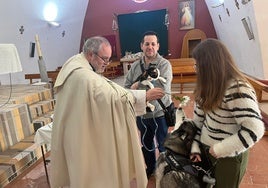 Las mascotas, protagonistas en las parroquias nazarenas para celebrar el día de San Antonio Abad