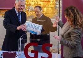 José Luis Sanz coloca la primera piedra del Residencial GS Cavestany en Sevilla