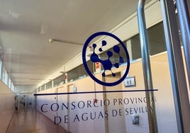 El Consorcio de Aguas de Sevilla gasta su presupuesto en sueldos de viejas glorias del PSOE