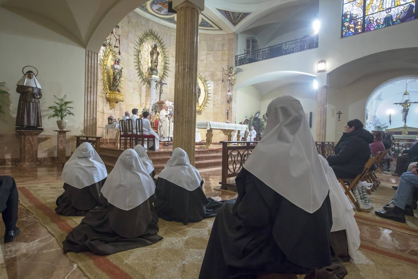 Comienzo del año jubilar de las Hermanas de la Cruz con una misma presidida por el arzobispo de Sevilla