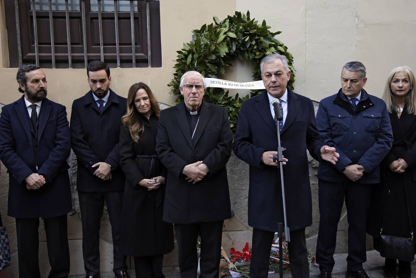 La familia Jiménez-Becerril ha estado acompañada en todo momento por representantes del Ayuntamiento de Sevilla