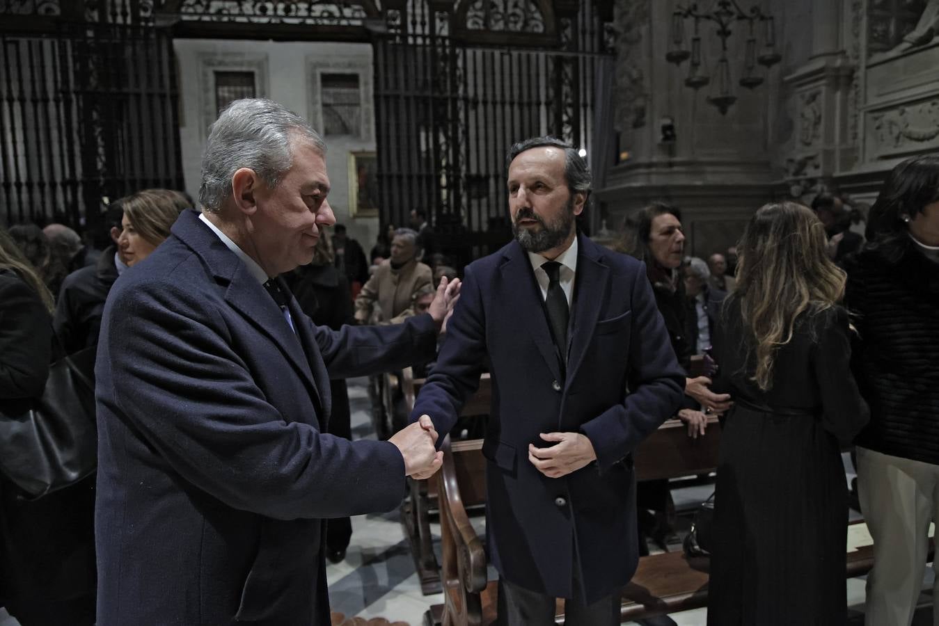 La familia Jiménez-Becerril ha estado acompañada en todo momento por representantes del Ayuntamiento de Sevilla