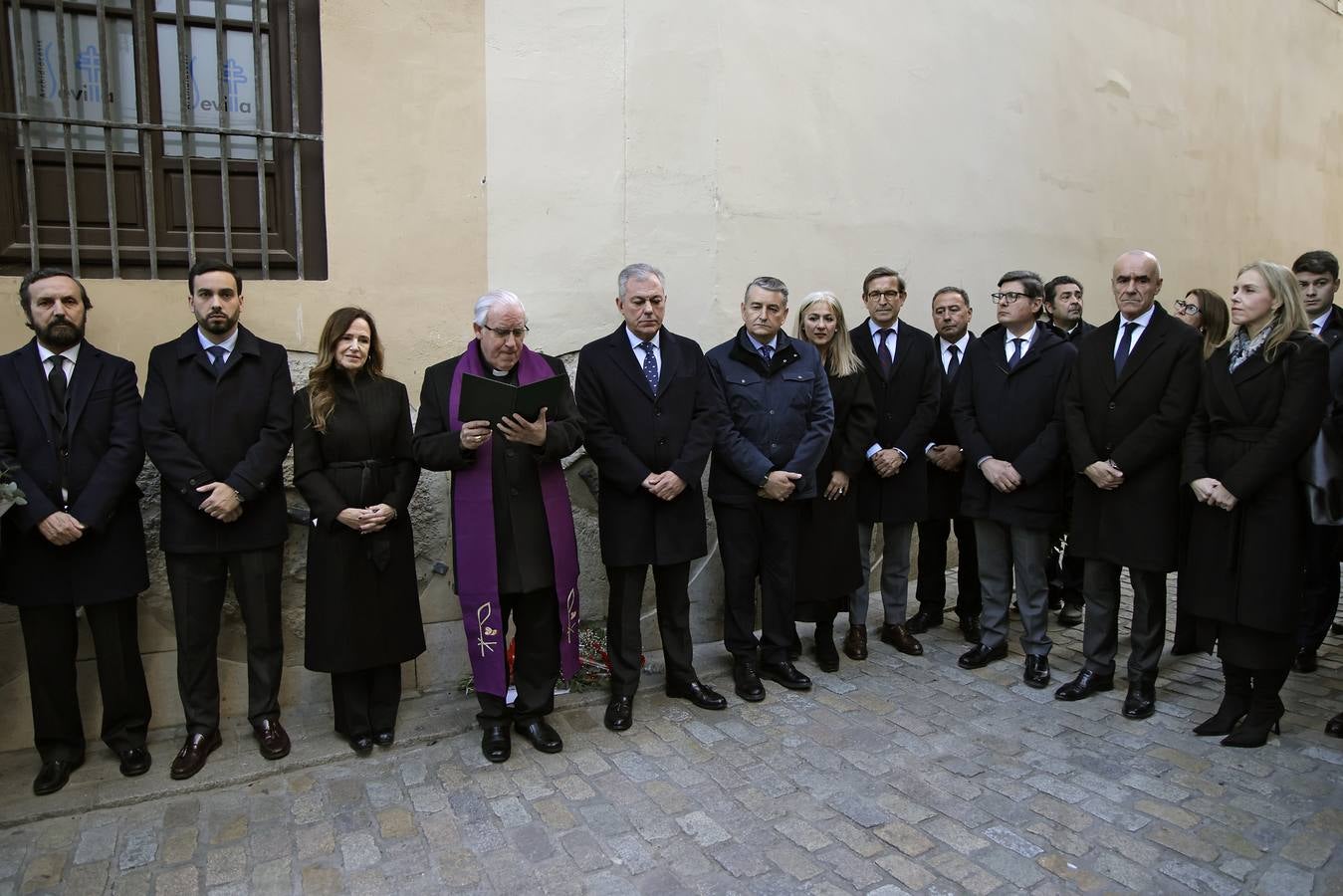 La familia Jiménez-Becerril ha estado acompañada en todo momento por representantes del Ayuntamiento de Sevilla