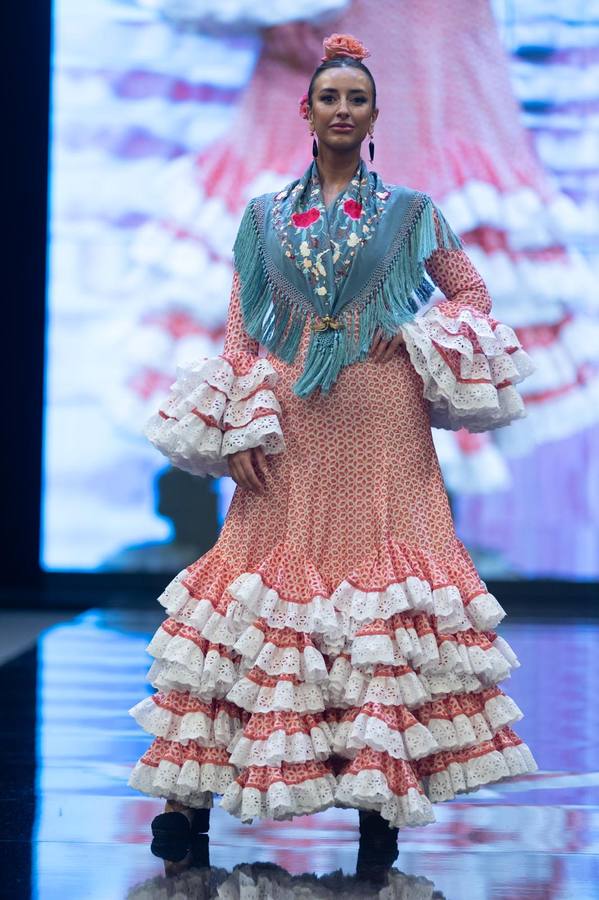 La firma Miabril presenta a una mujer muy flamenca en el Simof 2025