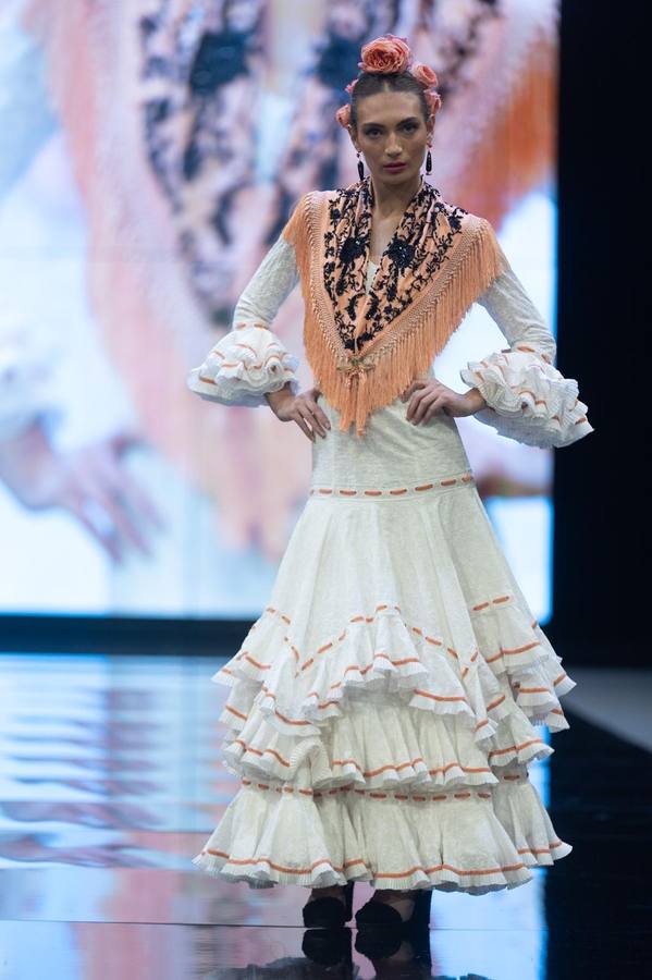 La firma Miabril presenta a una mujer muy flamenca en el Simof 2025