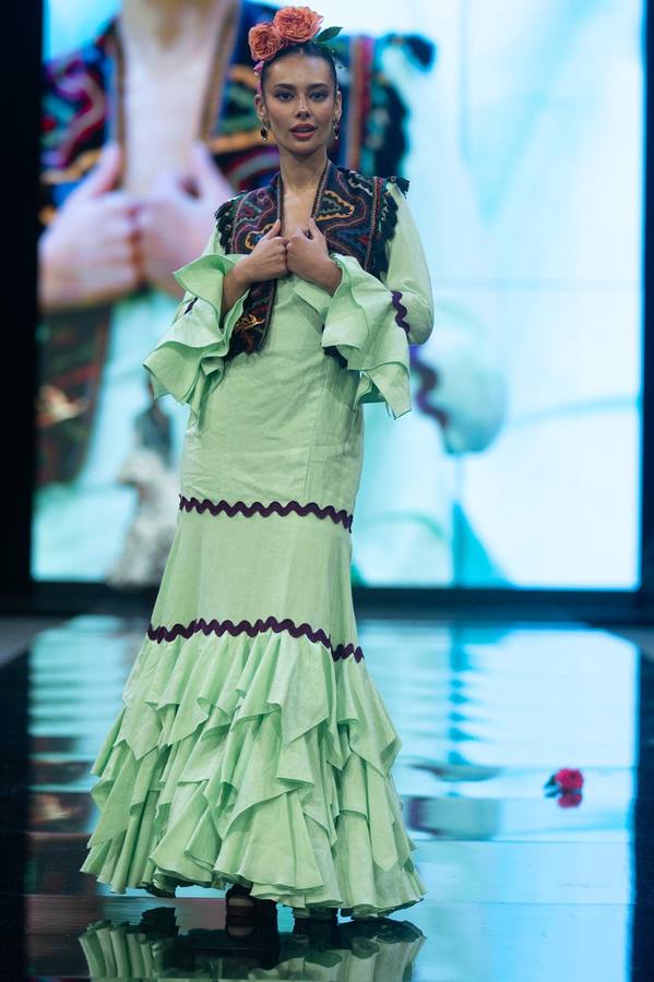 La firma Miabril presenta a una mujer muy flamenca en el Simof 2025
