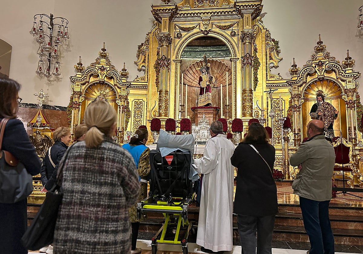 El paciente del Hospital de San Juan de Dios en la basílica del Gran Poder