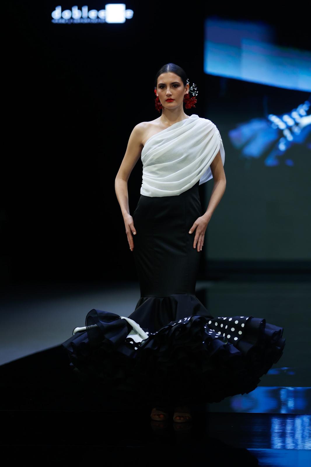 Detalle del desfile del Certamen de jóvenes diseñadores en SIMOF 2025