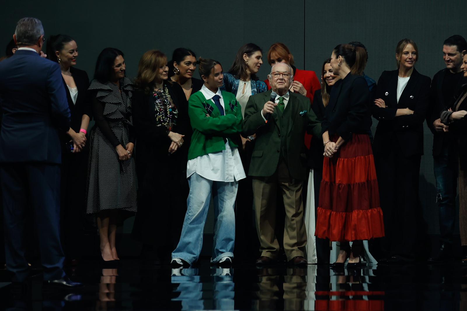 Detalle del desfile del Certamen de jóvenes diseñadores en SIMOF 2025