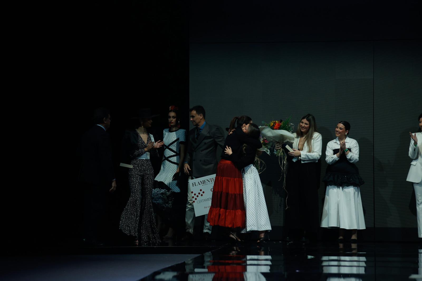 Detalle del desfile del Certamen de jóvenes diseñadores en SIMOF 2025